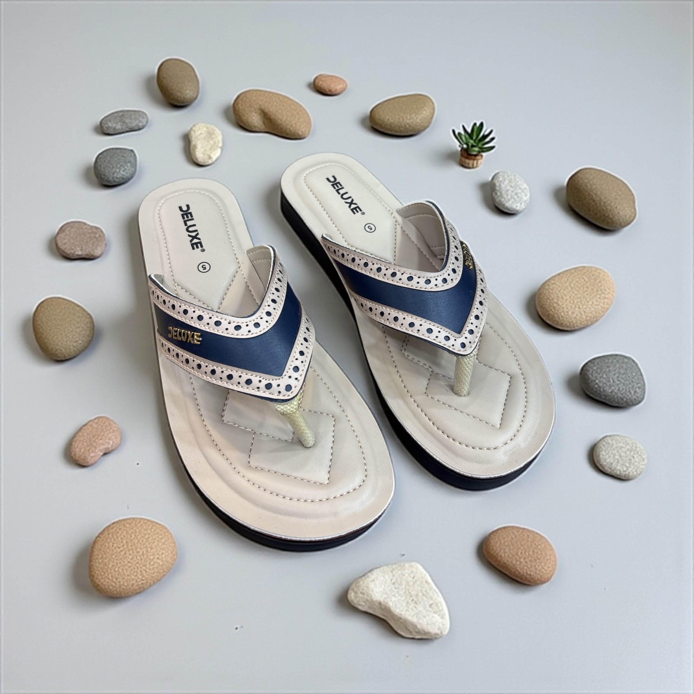 Quilted Comfort Flip-FlopsLadies Casual sleaper waterproof with soft peddle